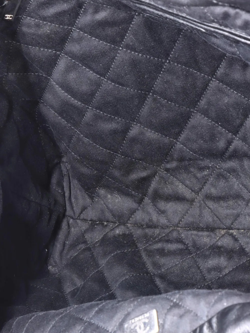 Chanel Pre Owned 22 Chain Quilted Calfskin Large Hobo Bag